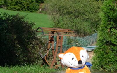 Lotta feiert mit ihren Gästen einen Pflasterfuchs-Geburtstag